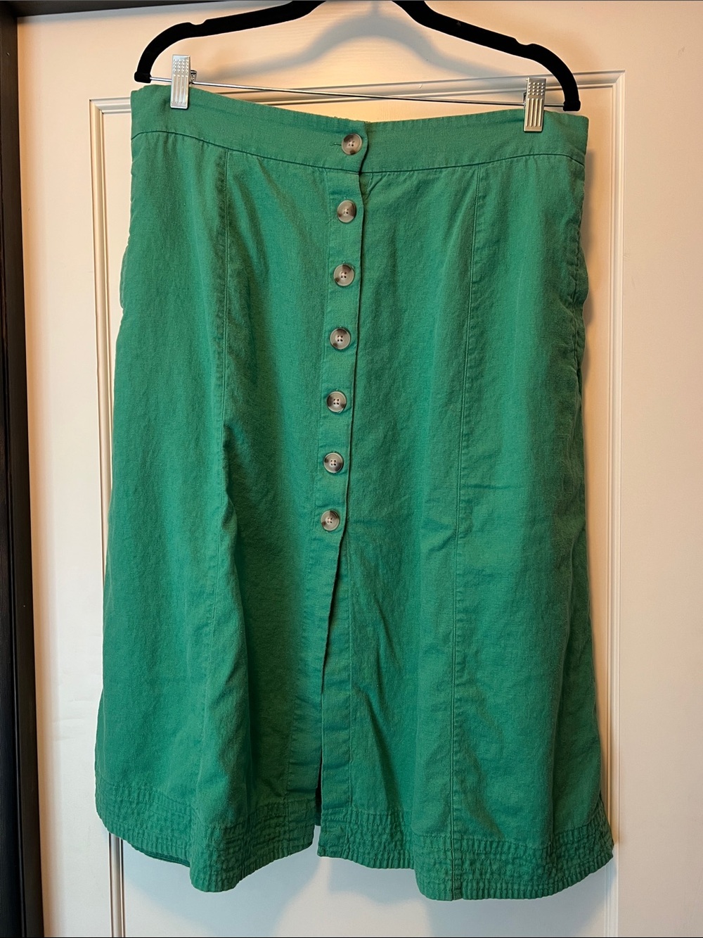 Universal Thread Emerald Green Button-Front Midi Skirt